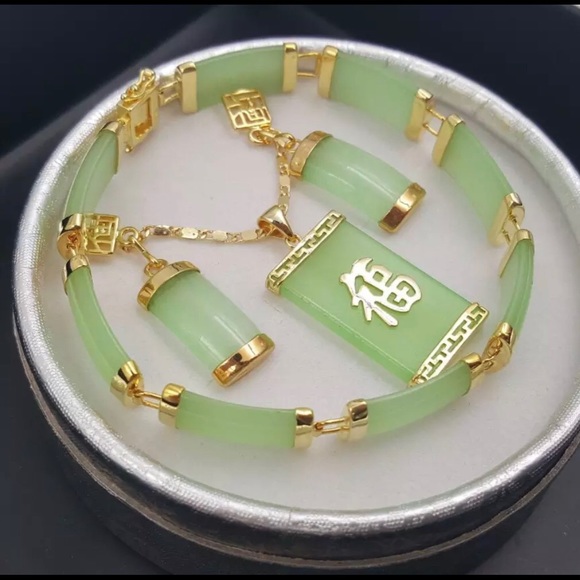 Natural Green Jade 18KGP Fortune set (福 happiness) - Picture 1 of 5